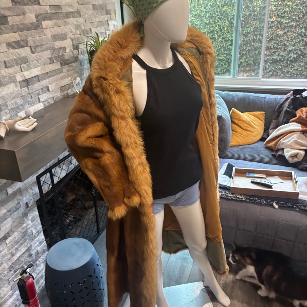 Stylish Faux Fur Coat with Black Top - Picture 2 of 4